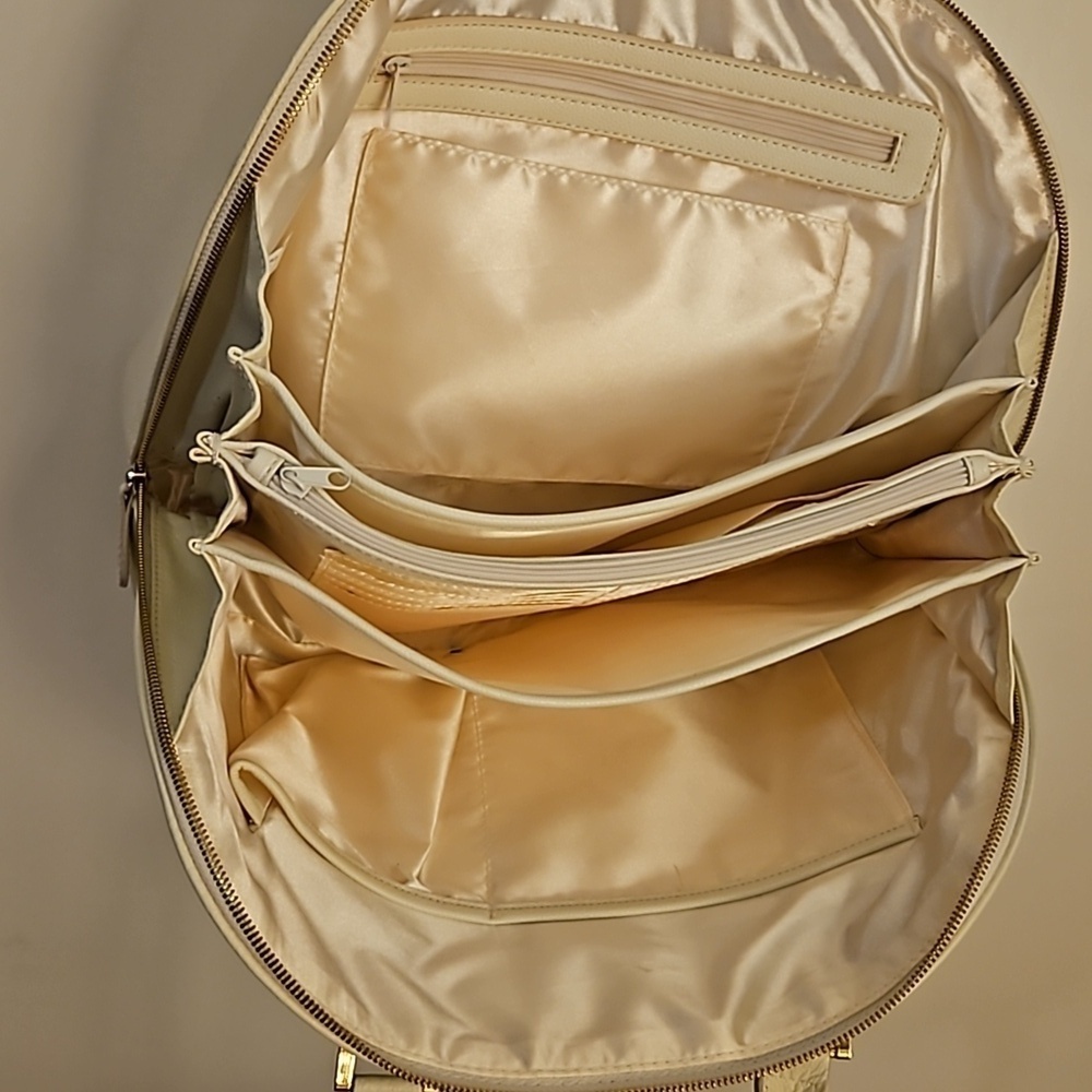 JOY & IMAN Ivory Pebbled SpIit Leather Large Clamshell Satchel Handbag - Picture 8 of 12